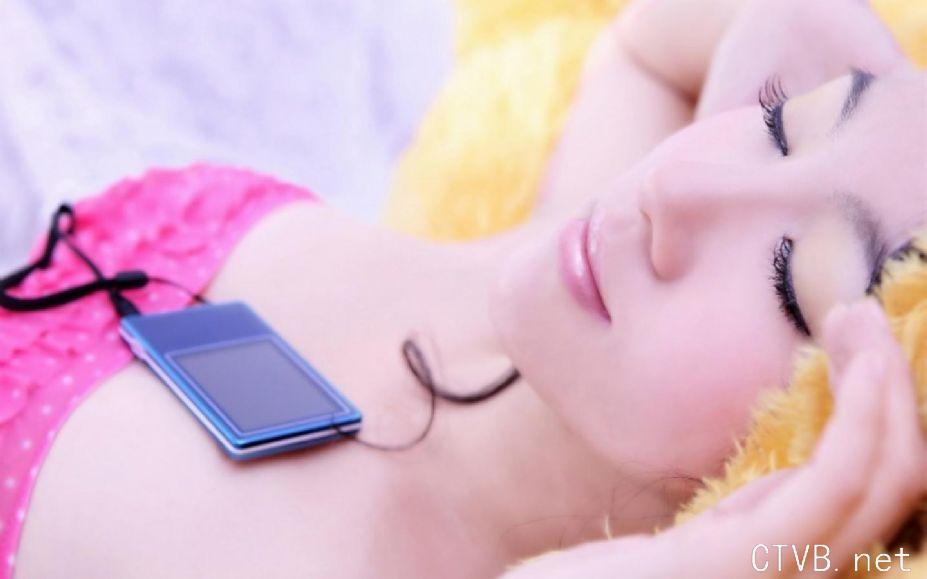 百张手机美少女图片 48500.jpg