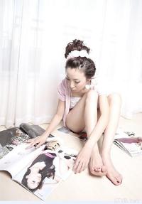 美腿校花 - 侯芊浥可爱时尚家居容妆照 - 9.jpg