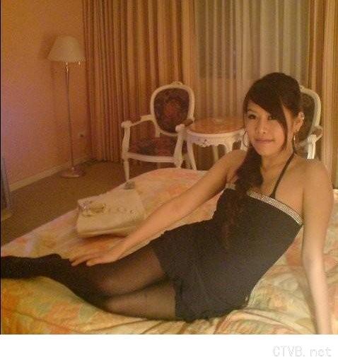 美腿校花 - 80后大学生旅馆内自拍 - 3.jpg