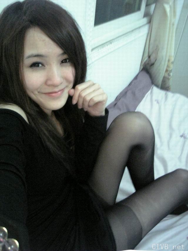 美腿校花 - 黑丝90后在家自拍 - 1.jpg