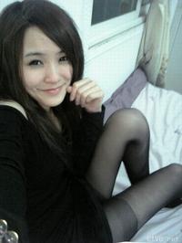 美腿校花 - 黑丝90后在家自拍 - 1.jpg