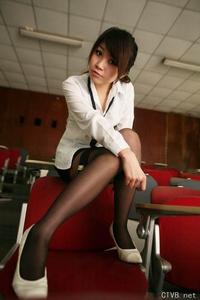 美腿校花 - 黑丝美腿的女大学生 - 11.jpg