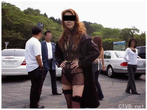 美腿走光 - 周末郊遊，人妻停車場展示 - 7.jpg