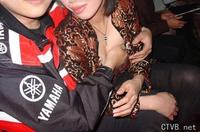 美腿走光 - 朋友们的聚会 - 1.jpg