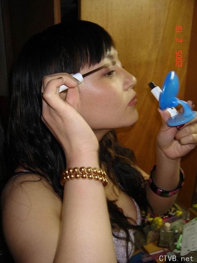 美腿走光 - 风骚的熟女附生活照 - 13.jpg