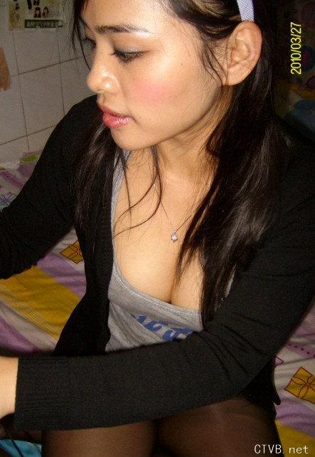 美腿走光 - 2010年网络上流行的巨乳MM - 6.jpg