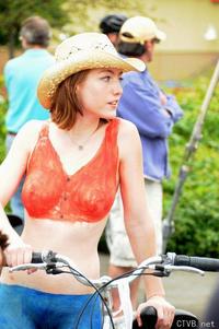 美腿走光 - 伦敦裸体骑自行车 - 9.jpg