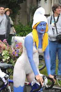 美腿走光 - 伦敦裸体骑自行车 - 12.jpg