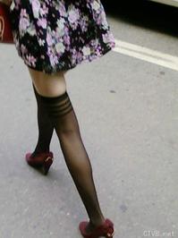 美腿走光 - 公交抄底“绝对领域”的18岁斑马纹黑丝美少女 - 19.jpg