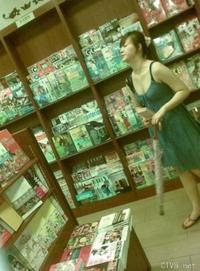 美腿走光 - 书店偷拍，赞一个 - 3.jpg