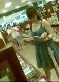 美腿走光 - 书店偷拍，赞一个 - 6.jpg
