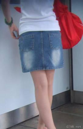 美腿走光 - 女生外出小心的偷拍 - 11.jpg