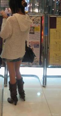 美腿走光 - 女生外出小心的偷拍 - 8.jpg