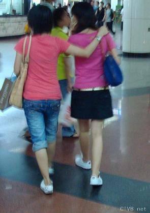 美腿走光 - 女生外出小心的偷拍 - 16.jpg