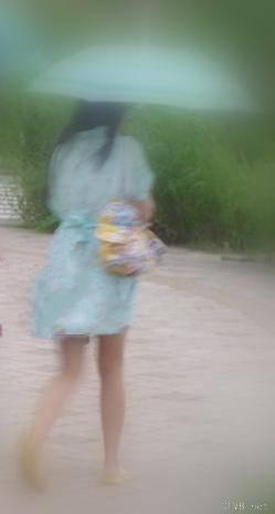 美腿走光 - 女生外出小心的偷拍 - 4.jpg