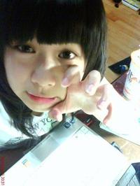 美腿走光 - 这样天真的妹妹竟然也自拍!~难道真的是时尚吗 - 1.jpg