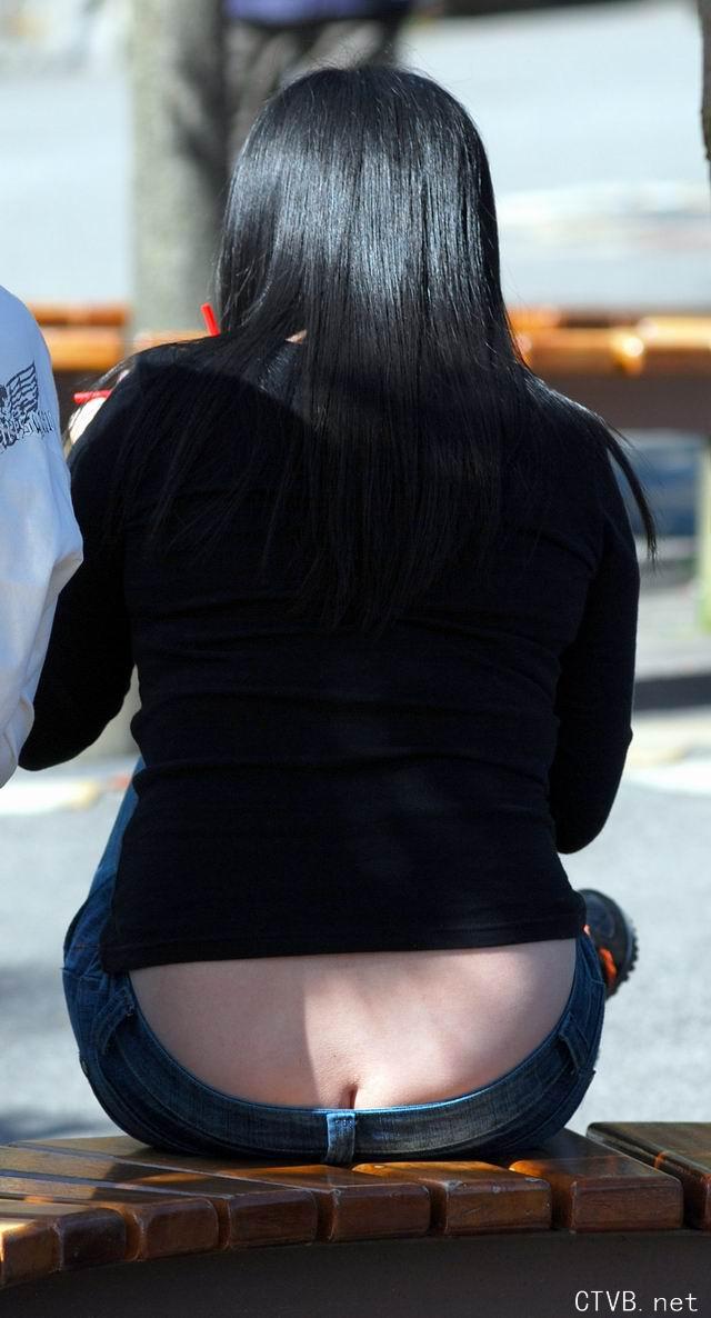 美腿走光 - 高清偷拍MM裙下春光 - 7.jpg