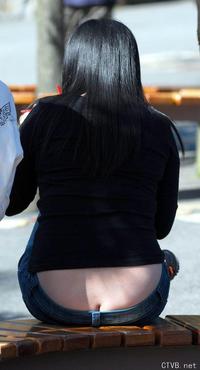 美腿走光 - 高清偷拍MM裙下春光 - 7.jpg