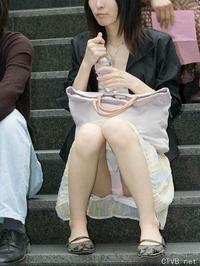 美腿走光 - 高清偷拍MM裙下春光 - 2.jpg