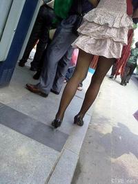 美腿走光 - 暴强偷拍性感黑丝少妇 - 4.jpg