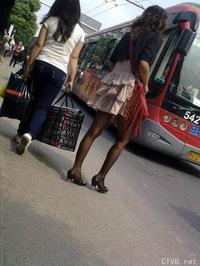 美腿走光 - 暴强偷拍性感黑丝少妇 - 12.jpg