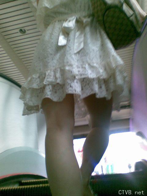 美腿走光 - 台北偷拍 其中有一个很漂亮 - 13.jpg