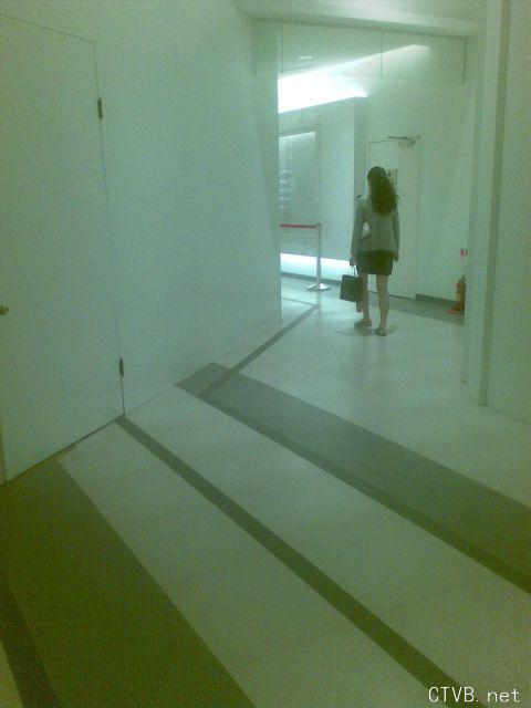 美腿走光 - 台北偷拍 其中有一个很漂亮 - 7.jpg