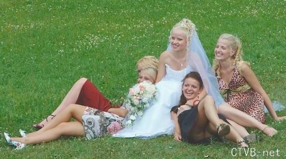 美腿走光 - 婚礼上的新娘走光全集 - 3.jpg