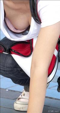 美腿走光 - 超真實的偷拍 - 15.jpg