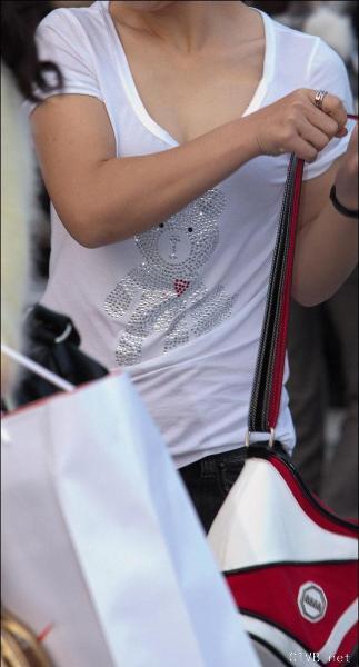 美腿走光 - 超真實的偷拍 - 6.jpg