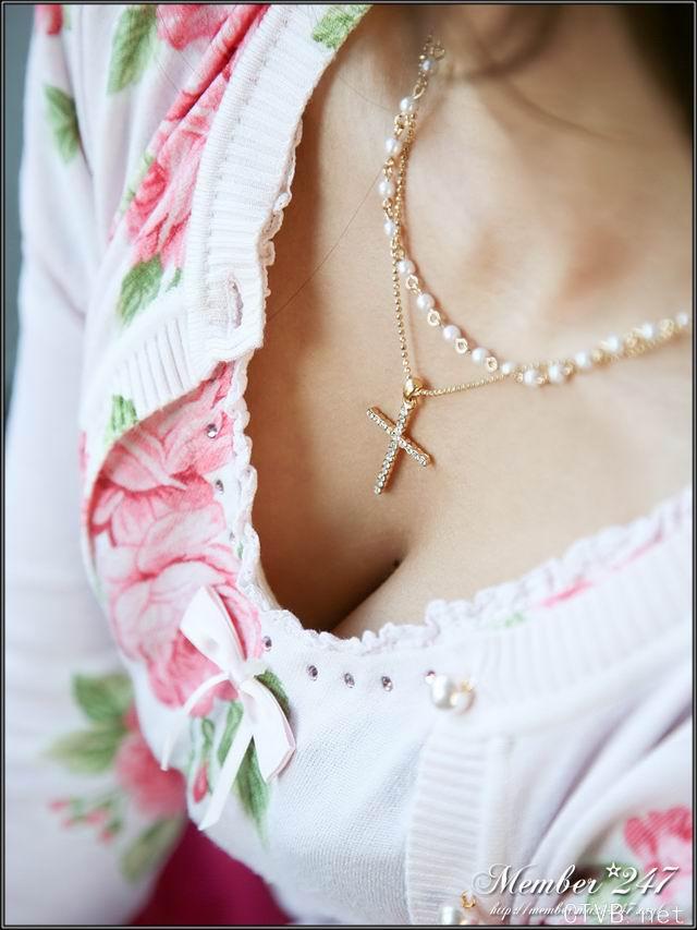 美腿走光 - 漂亮的丝袜美女春光外泻 - 6.jpg