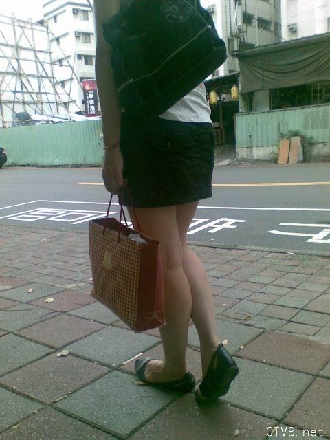 美腿走光 - 偷拍妳 - 2.jpg