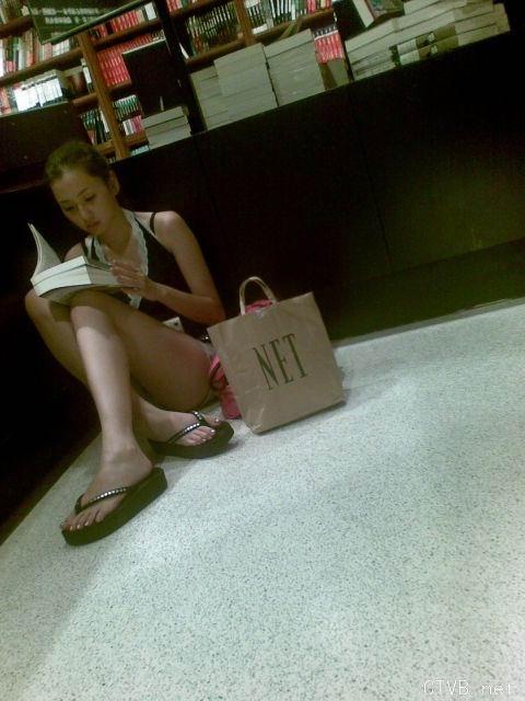 美腿走光 - 偷拍妳 - 18.jpg