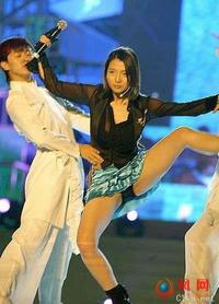 美腿走光 - 露底爆乳春光外泄的女星 - 10.jpg