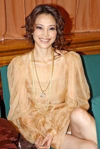 美腿走光 - 露底爆乳春光外泄的女星 - 1.jpg