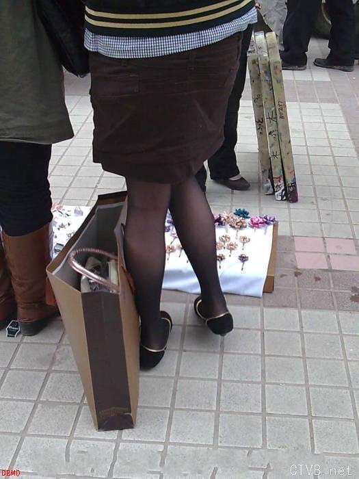 美腿走光 - 只穿丝袜不穿内裤走光 - 10.jpg