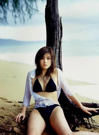 美腿走光 - 海边美女展露湿体身姿 - 10.jpg