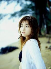 美腿走光 - 海边美女展露湿体身姿 - 6.jpg