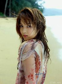 美腿走光 - 海边美女展露湿体身姿 - 7.jpg