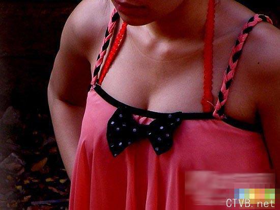 美腿走光 - 广西卖肉女偷拍 - 6.jpg