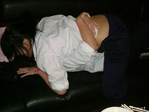 美腿走光 - 某公司女员工在包厢激情狂欢 - 7.jpg