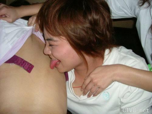 美腿走光 - 某公司女员工在包厢激情狂欢 - 8.jpg