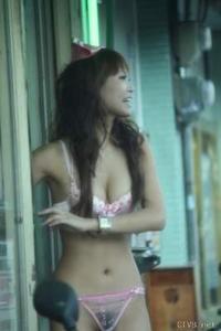 美腿走光 - 偷拍台湾檳榔妹 - 17.jpg