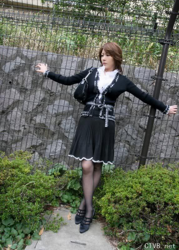 美腿走光 - 熟女少妇性感黑丝大胆街拍 - 4.jpg