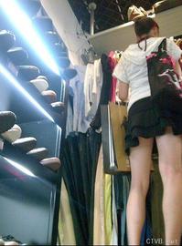 美腿走光 - 冒着生命危险偷拍的啊 - 4.jpg