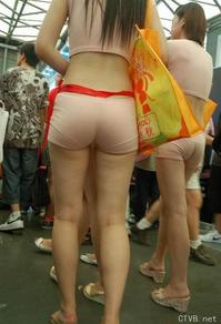 美腿走光 - 数码游戏展会偷拍美女 - 4.jpg
