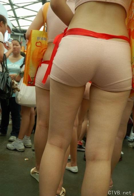 美腿走光 - 数码游戏展会偷拍美女 - 14.jpg