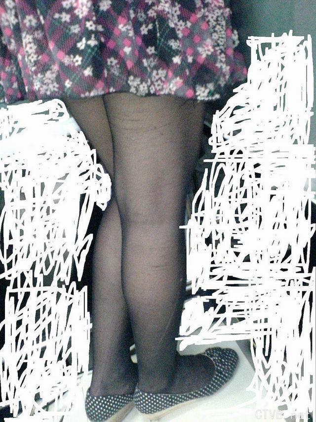 美腿走光 - 公司真实偷拍抄底第4部 - 1.jpg