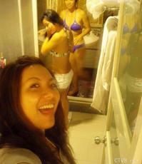 美腿走光 - 全程实拍一群富婆洗泡泡浴 - 8.jpg