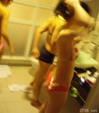 美腿走光 - 全程实拍一群富婆洗泡泡浴 - 5.jpg